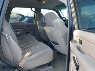2005 Chevrolet Tahoe LS with VIN 1GNEK13T75J126912, listed as a IAAI auction lot 41370116 with 242,937 mi miles. Bid and sale history available at carsss.com. Image 8.