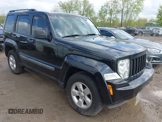 2012 Jeep Liberty Sport Latitude z VIN 1C4PJMAK9CW138401, wystawiony jako IAAI lot #42167562 z przebiegiem 97 782 mil mil oraz . Historia ofert i sprzedaży dostępna na DreamBid. Obrazek 1.
