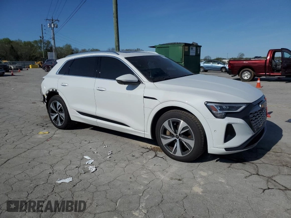 2024 Audi Q8 e-tron Premium Plus z VIN WA15AAGE7RB025662, wystawiony jako Copart lot #52006665 z przebiegiem 18 760 mil mil oraz Szkoda całkowita • Salvage title. Historia ofert i sprzedaży dostępna na DreamBid. Obrazek 4.