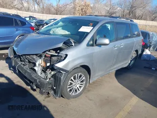 2018 Toyota Sienna XLE Auto Access Seat with VIN 5TDYZ3DCXJS922126, listed as a IAAI auction lot 41279511 with 116,145 mi miles. Bid and sale history available at carsss.com. Image 18.