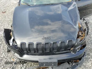 2016 Jeep Cherokee Latitude z VIN 1C4PJMCB5GW218927, wystawiony jako Copart lot #51283145 z przebiegiem 127 992 mil mil oraz Szkoda całkowita • Salvage title. Historia ofert i sprzedaży dostępna na DreamBid. Obrazek 12.