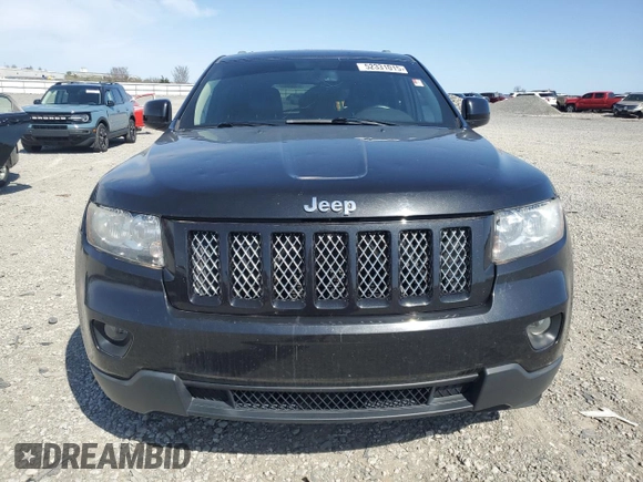 2011 Jeep Grand Cherokee Laredo z VIN 1J4RR4GG1BC544784, wystawiony jako Copart lot #52331015 z przebiegiem 177 131 mil mil oraz Szkoda całkowita • Salvage title. Historia ofert i sprzedaży dostępna na DreamBid. Obrazek 5.