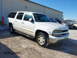 2002 Chevrolet Suburban LS with VIN 3GNEC16Z72G205717, listed as a IAAI auction lot 41700921 with 1 mi miles. Bid and sale history available at carsss.com. Image 1.