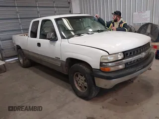 2000 Chevrolet Silverado 1500 LT with VIN 1GCEK19T9YE121417, listed as a IAAI auction lot 41605071 with 38,874 mi miles and . Bid and sale history available at DreamBid. Image 1.