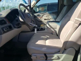 2014 GMC Yukon XL SLT with VIN 1GKS1KE07ER102364, listed as a Copart auction lot 85727664 with 235,595 mi miles and Salvage Title. Bid and sale history available at carsss.com. Image 7.