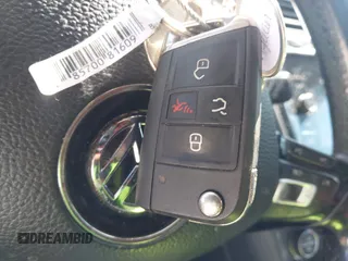 2018 Volkswagen Tiguan SEL with VIN 3VV3B7AX6JM001231, listed as a IAAI auction lot 41781659 with 137,930 mi miles and . Bid and sale history available at DreamBid. Image 11.