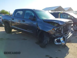 2015 Toyota Tundra SR5 z VIN 5TFDY5F10FX451582, wystawiony jako IAAI lot #42217638 z przebiegiem 158 566 mil mil oraz . Historia ofert i sprzedaży dostępna na DreamBid. Obrazek 1.