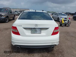 2009 Mercedes-Benz C 300 Sport с VIN WDDGF54XX9R069942, выставлен на аукционе IAAI как лот 42072983 с пробегом 159 064 миль миль и . История ставок и продаж доступна на DreamBid. Изображение 16.