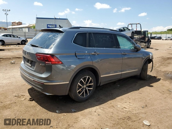 2021 Volkswagen Tiguan SE z VIN 3VV2B7AX3MM032467, wystawiony jako Copart lot #59904945 z przebiegiem Nie podano mil oraz Szkoda całkowita • Salvage title. Historia ofert i sprzedaży dostępna na DreamBid. Obrazek 3.