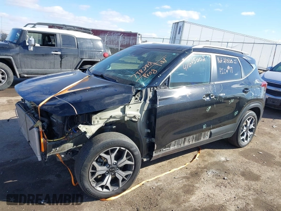 2021 Kia Seltos EX z VIN KNDERCAA6M7110505, wystawiony jako IAAI lot #41645002 z przebiegiem 45 403 mil mil oraz . Historia ofert i sprzedaży dostępna na DreamBid. Obrazek 18.