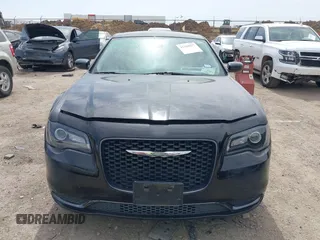 2019 Chrysler 300 Touring with VIN 2C3CCAAG7KH590626, listed as a IAAI auction lot 41769577 with 61,343 mi miles. Bid and sale history available at carsss.com. Image 13.