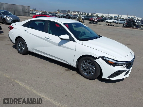 2024 Hyundai Elantra SEL with VIN KMHLM4DG2RU648117, listed as a IAAI auction lot 41879604 with 36,734 mi miles and . Bid and sale history available at carsss.com. Image 1.