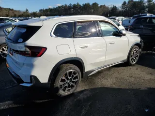 2024 BMW X1 xDrive28i with VIN WBX73EF02R5008534, listed as a Copart auction lot 43557675 with 0 mi miles and Salvage Title. Bid and sale history available at carsss.com. Image 3.