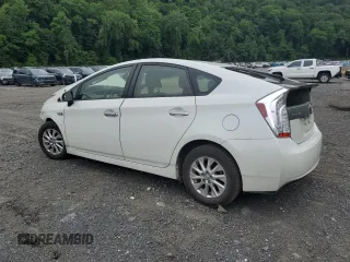 2014 Toyota Prius with VIN JTDKN3DPXE3058125, listed as a Copart auction lot 62286135 with Not provided miles and Salvage title. Bid and sale history available at DreamBid. Image 2.