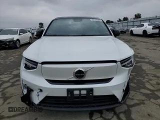 2023 Volvo C40 Recharge Pure Electric Plus with VIN YV4ED3GL0P2043647, listed as a Copart auction lot 39146484 with 2,576 mi miles. Bid and sale history available at carsss.com. Image 5.