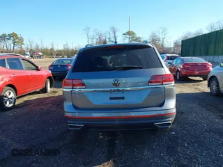2021 Volkswagen Atlas SE с VIN 1V2WR2CA6MC553626, выставлен на аукционе IAAI как лот 41188219 с пробегом 83 000 миль миль и . История ставок и продаж доступна на DreamBid. Изображение 16.