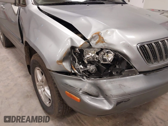 2002 Lexus RX with VIN JTJHF10U020292307, listed as a IAAI auction lot 41703412 with 221,843 mi miles and . Bid and sale history available at carsss.com. Image 12.