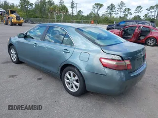 2008 Toyota Camry LE z VIN 4T1BE46K68U758676, wystawiony jako IAAI lot #42151454 z przebiegiem 137 993 mil mil oraz . Historia ofert i sprzedaży dostępna na DreamBid. Obrazek 3.