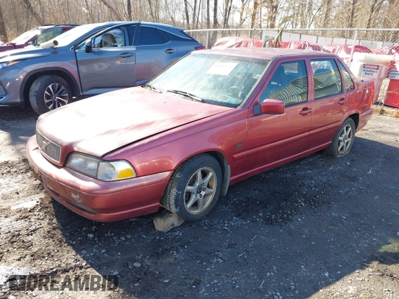 1998 Volvo S70 z VIN YV1LS5545W1452779, wystawiony jako IAAI lot #41806870 z przebiegiem 142 224 mil mil oraz . Historia ofert i sprzedaży dostępna na DreamBid. Obrazek 2.