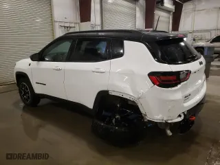 2024 Jeep Compass Trailhawk with VIN 3C4NJDDN0RT143370, listed as a Copart auction lot 47286355 with 2,952 mi miles and Salvage Title. Bid and sale history available at carsss.com. Image 2.