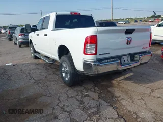 2024 Ram 2500 Big Horn with VIN 3C6UR5DLXRG296296, listed as a IAAI auction lot 42460247 with 56,093 mi miles and . Bid and sale history available at DreamBid. Image 3.