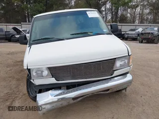 2003 Ford Econoline Passenger XL with VIN 1FBNE31L63HA12648, listed as a IAAI auction lot 41763111 with 592,494 mi miles and . Bid and sale history available at carsss.com. Image 6.