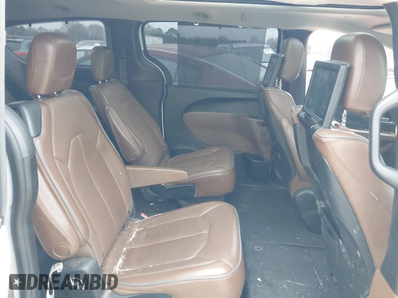 2017 Chrysler Pacifica Limited with VIN 2C4RC1GG2HR704936, listed as a IAAI auction lot 41162671 with 161,422 mi miles and . Bid and sale history available at DreamBid. Image 8.