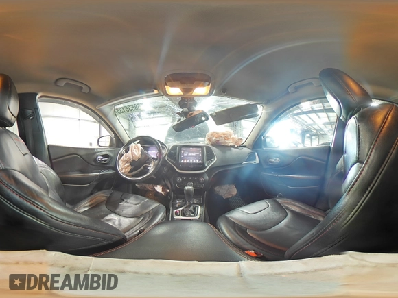 2014 Jeep Cherokee Trailhawk z VIN 1C4PJMBB5EW159957, wystawiony jako Copart lot #58535135 z przebiegiem 188 216 mil mil oraz Szkoda całkowita • Salvage title. Historia ofert i sprzedaży dostępna na DreamBid. Obrazek 16.