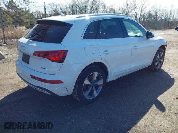 2024 Audi Q5 Premium z VIN WA1ABAFY2R2142122, wystawiony jako IAAI lot #41848621 z przebiegiem 4 334 mil mil oraz . Historia ofert i sprzedaży dostępna na DreamBid. Obrazek 4.