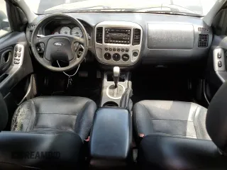 2007 Ford Escape Limited z VIN 1FMYU04137KA07206, wystawiony jako Copart lot #62421035 z przebiegiem 200 117 mil mil oraz Szkoda całkowita • Salvage title. Historia ofert i sprzedaży dostępna na DreamBid. Obrazek 8.