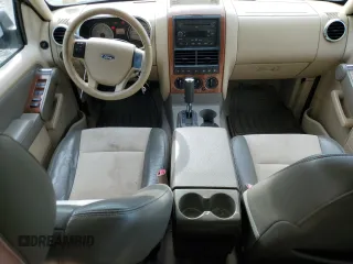 2006 Ford Explorer Eddie Bauer with VIN 1FMEU74E16UA19503, listed as a Copart auction lot 54087305 with 153,738 mi miles and Clean Title. Bid and sale history available at carsss.com. Image 8.
