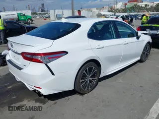 2020 Toyota Camry SE z VIN 4T1G11AK2LU970118, wystawiony jako IAAI lot #41950188 z przebiegiem 11 171 mil mil oraz . Historia ofert i sprzedaży dostępna na DreamBid. Obrazek 4.