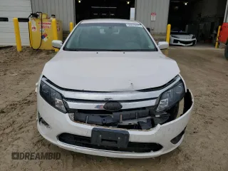 2010 Ford Fusion SE z VIN 3FAHP0HA0AR335424, wystawiony jako Copart lot #58853845 z przebiegiem 168 793 mil mil oraz Szkoda całkowita • Salvage title. Historia ofert i sprzedaży dostępna na DreamBid. Obrazek 5.