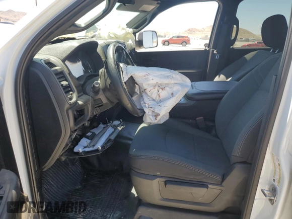 2022 Ram 2500 Tradesman z VIN 3C6UR4CJ5NG296596, wystawiony jako Copart lot #60593573 z przebiegiem Nie podano mil oraz . Historia ofert i sprzedaży dostępna na DreamBid. Obrazek 7.