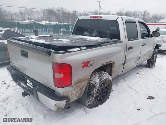 2010 Chevrolet Silverado 1500 LT with VIN 3GCRKSE32AG158188, listed as a IAAI auction lot 41628615 with 171,118 mi miles. Bid and sale history available at carsss.com. Image 4.