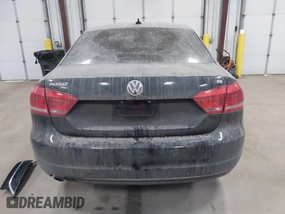 2013 Volkswagen Passat SE z VIN 1VWBH7A38DC085268, wystawiony jako IAAI lot #41811430 z przebiegiem 155 813 mil mil oraz . Historia ofert i sprzedaży dostępna na DreamBid. Obrazek 17.