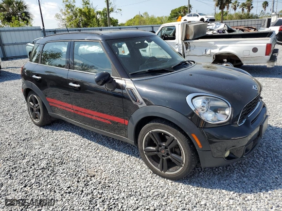 2011 MINI Cooper Countryman S with VIN WMWZC3C51BWM26011, listed as a Copart auction lot 49107155 with 135,044 mi miles and Salvage Title. Bid and sale history available at carsss.com. Image 4.