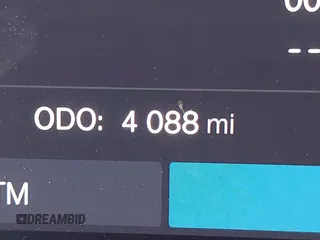 2025 Volvo XC60 Plus с VIN YV4M12RCXS1175731, выставлен на аукционе IAAI как лот 42421989 с пробегом 4 088 миль миль и . История ставок и продаж доступна на DreamBid. Изображение 16.