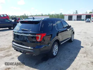 2018 Ford Explorer XLT z VIN 1FM5K8D89JGC38674, wystawiony jako IAAI lot #42277468 z przebiegiem 131 664 mil mil oraz . Historia ofert i sprzedaży dostępna na DreamBid. Obrazek 6.
