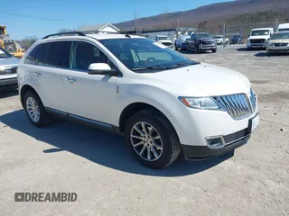 2015 Lincoln MKX with VIN 2LMDJ8JK5FBL28180, listed as a IAAI auction lot 41902983 with 112,790 mi miles. Bid and sale history available at carsss.com. Image 1.