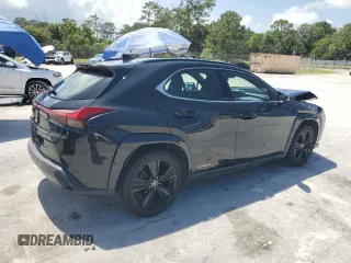 2021 Lexus UX 250h с VIN JTHP9JBHXM2045467, выставлен на аукционе Copart как лот 60781685 с пробегом 37 638 миль миль и Списание • Salvage title. История ставок и продаж доступна на DreamBid. Изображение 3.