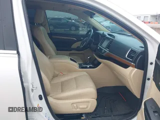 2018 Toyota Highlander Limited with VIN 5TDDZRFH3JS887374, listed as a IAAI auction lot 42363370 with 128,601 mi miles and . Bid and sale history available at DreamBid. Image 5.