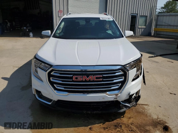 2024 GMC Terrain SLT z VIN 3GKALVEG6RL261457, wystawiony jako Copart lot #62689615 z przebiegiem 36 594 mil mil oraz Nie do naprawy • Non repairable. Historia ofert i sprzedaży dostępna na DreamBid. Obrazek 5.