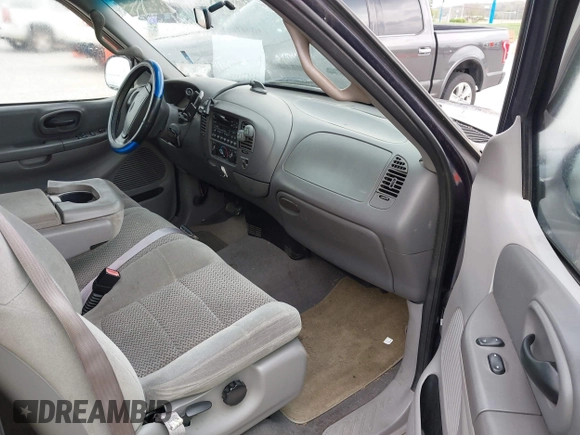 2001 Ford F-150 XL with VIN 1FTZX17211KC05350, listed as a IAAI auction lot 42027246 with 276,822 mi miles and . Bid and sale history available at DreamBid. Image 5.