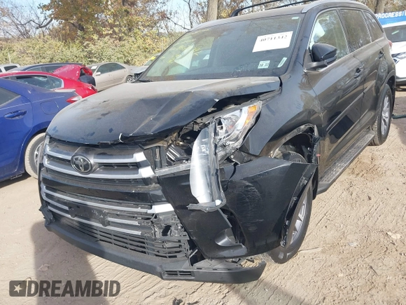 2017 Toyota Highlander XLE with VIN 5TDJZRFH6HS468478, listed as a IAAI auction lot 40711342 with 197,481 mi miles and . Bid and sale history available at DreamBid. Image 6.