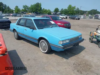 1989 Chevrolet Celebrity z VIN 1G1AW51R1K6223654, wystawiony jako IAAI lot #42422949 z przebiegiem 160 583 mil mil oraz . Historia ofert i sprzedaży dostępna na DreamBid. Obrazek 1.