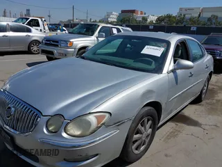 2008 Buick LaCrosse CXL with VIN 2G4WD582X81318883, listed as a IAAI auction lot 41936061 with 189,095 mi miles. Bid and sale history available at carsss.com. Image 6.