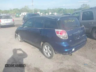 2006 Toyota Matrix STD with VIN 2T1KR30E76C617471, listed as a IAAI auction lot 42151647 with 289,196 mi miles and . Bid and sale history available at carsss.com. Image 3.