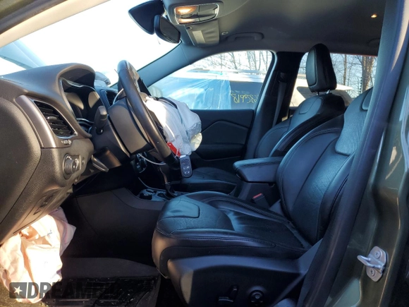 2019 Jeep Cherokee Limited with VIN 1C4PJMDX5KD378000, listed as a Copart auction lot 82141464 with 48,035 mi miles and Salvage Title. Bid and sale history available at DreamBid. Image 7.