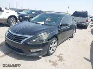 2014 Nissan Altima 2.5 S with VIN 1N4AL3AP4EN220542, listed as a IAAI auction lot 41839499 with 127,135 mi miles. Bid and sale history available at carsss.com. Image 2.